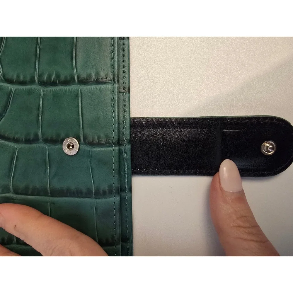 Van der Spek Green Crocodile Embossed Leather Traveler's cover Like New